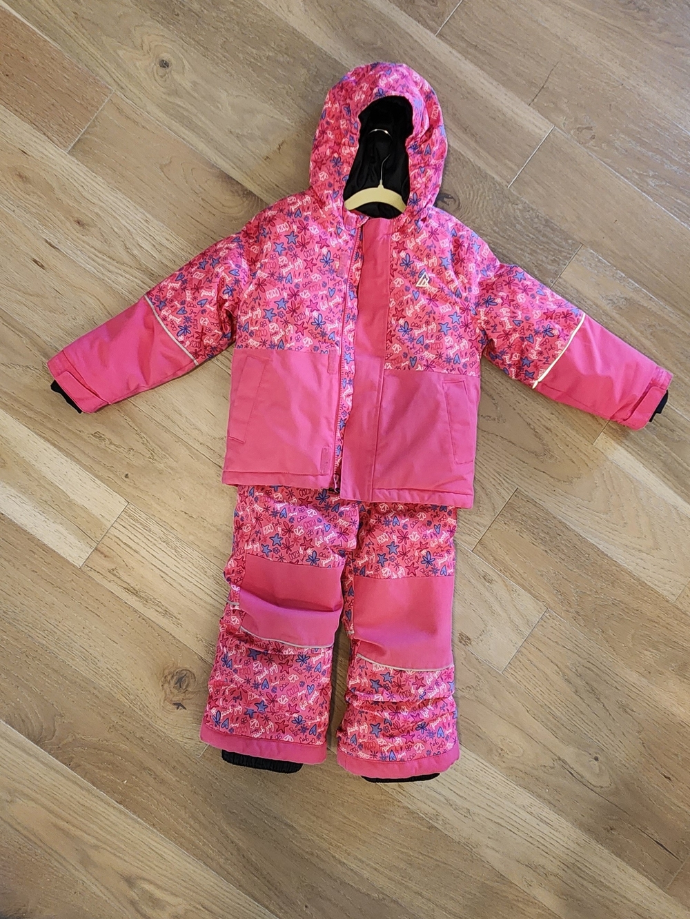 Ripzone Girls Snow Set 4T (Jacket + Bibb) – EUC ❄️